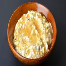 معصوب بالقشطة والعسل والجبن