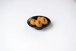 3 falafel pieces