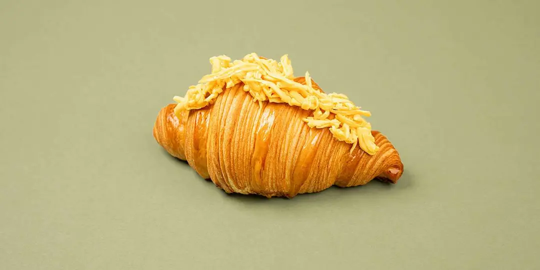 Cheddar croissant