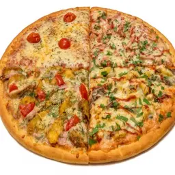 بيتزا المأكولات البحرية