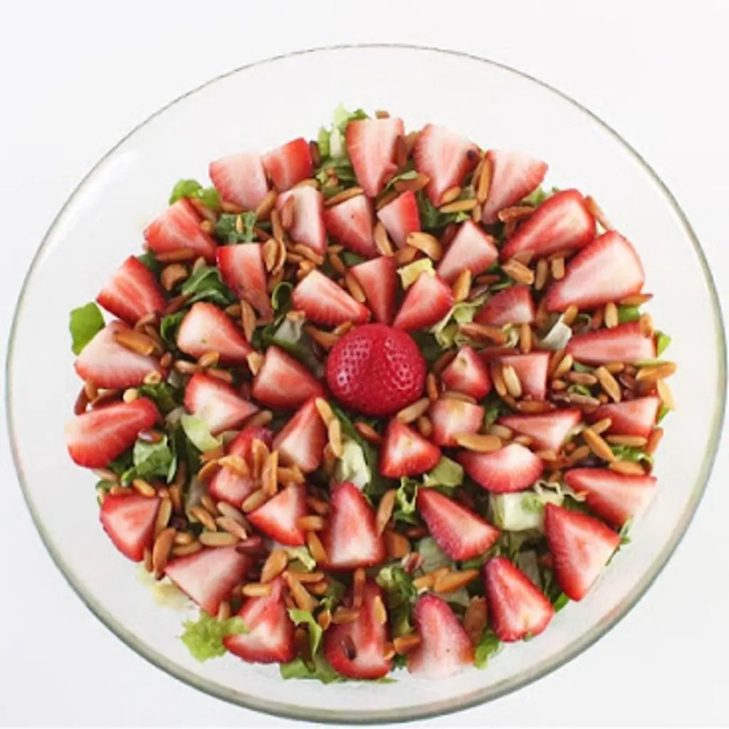 Strawberries Arugula Salad with Nuts