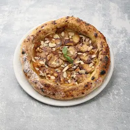 Apple & Cinnamon Pizza