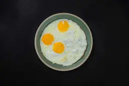بيض عيون