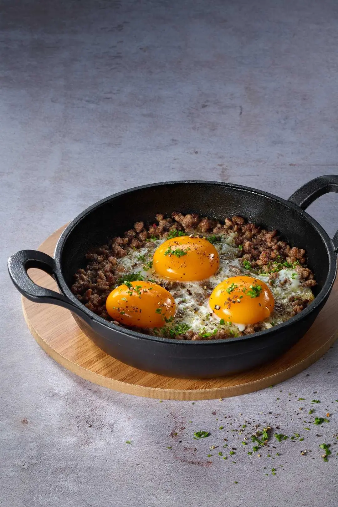Egg & Awarma Pan