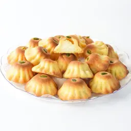 غريبة بالقشطة