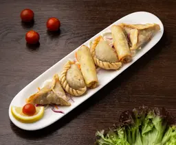 معجنات مشكلة سبانخ - جبنة - لحمة