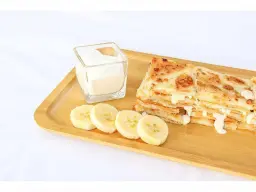 Sweet Murtabak with Banana and Cream