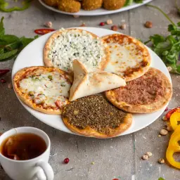 صحن فطائر مشكل