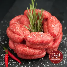 نقانق لحم بقري صغير