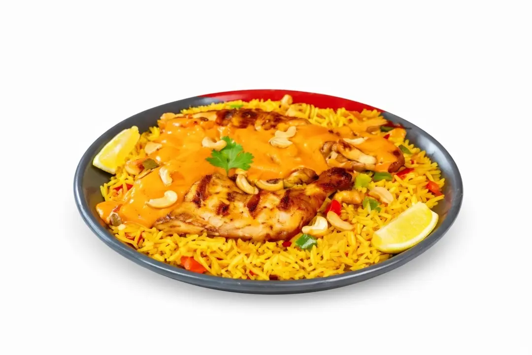 1/2 Cashew Chicken Arroz