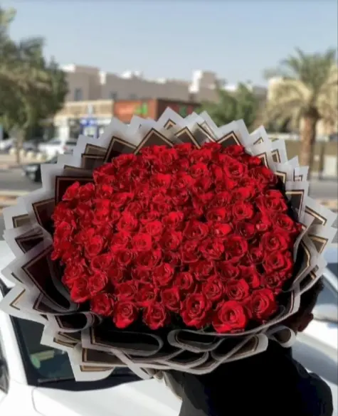 باقة الجوري الضخمة