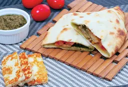 فطيرة حلوم مشوي بالبيستو
