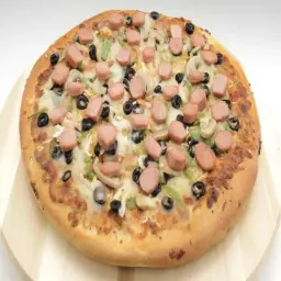 بيتزا نقانق