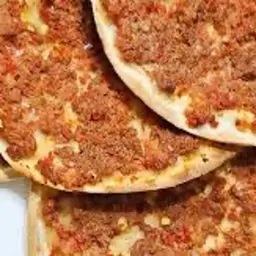 فطائر محمرة بالدجاج