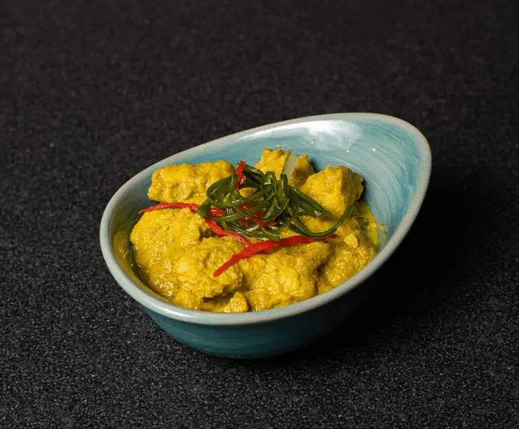 Curry chicken