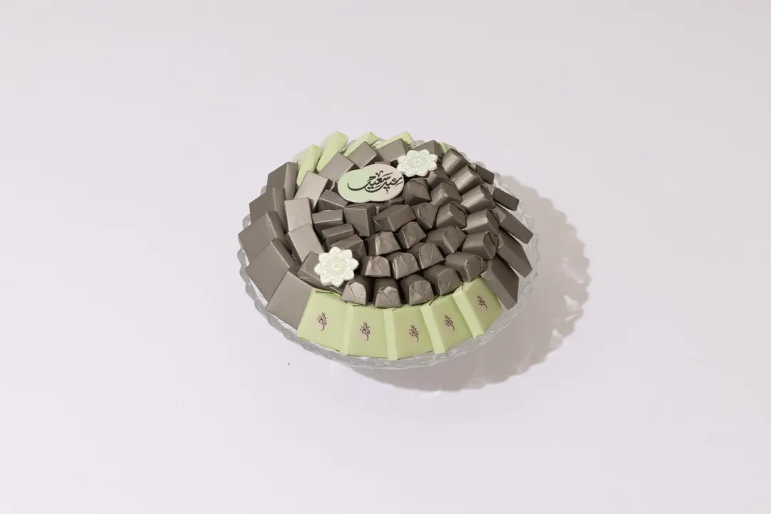 Round Chocolate Tray Pastel Center