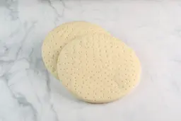 عجينة البيتزا كبير