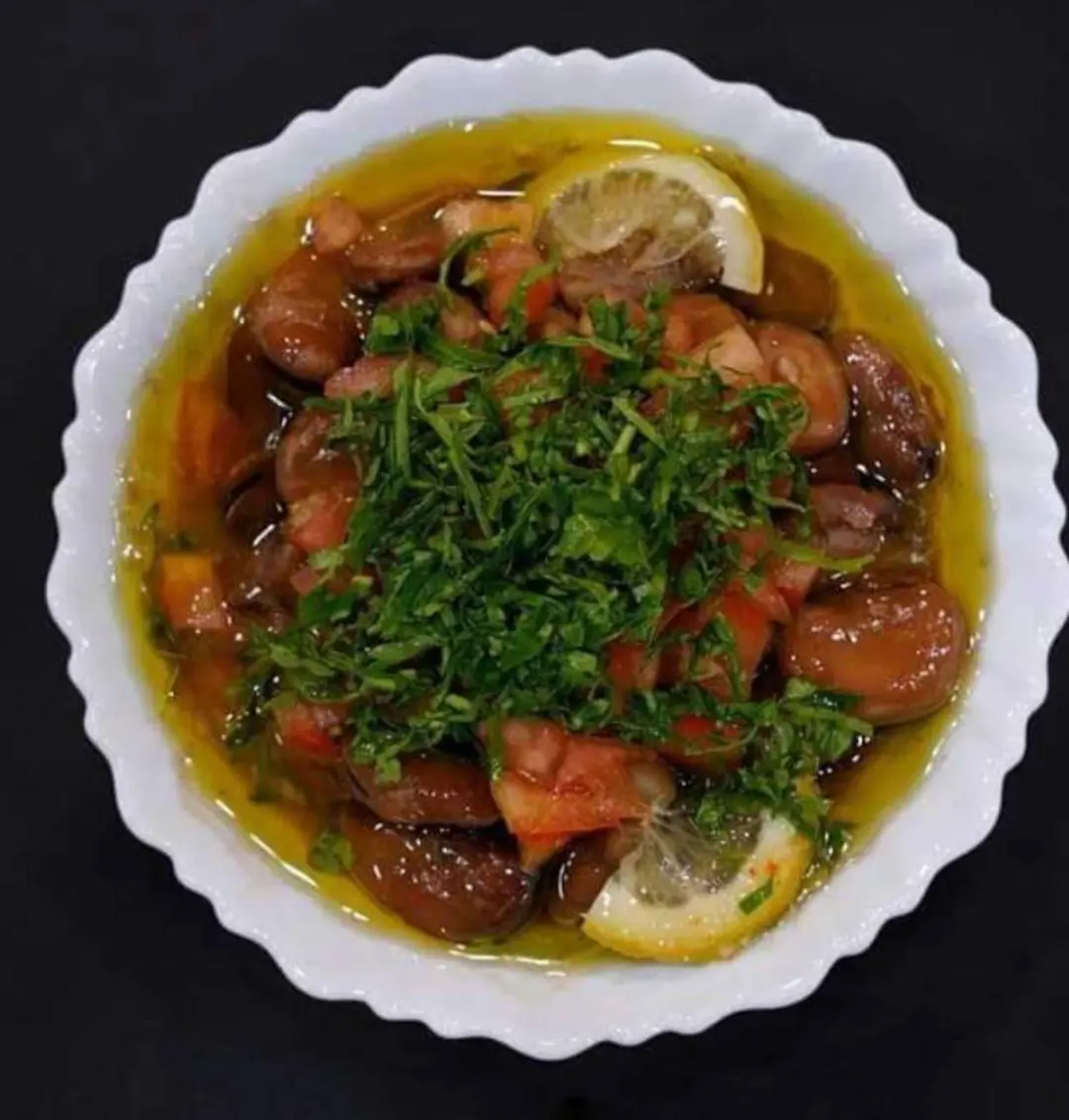 صحن فول بالزيت والحامض