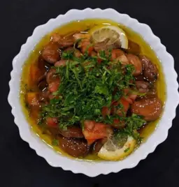 صحن فول بالزيت والحامض