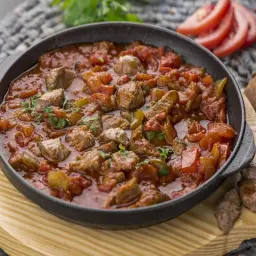 قلاية بندورة بقطع اللحم