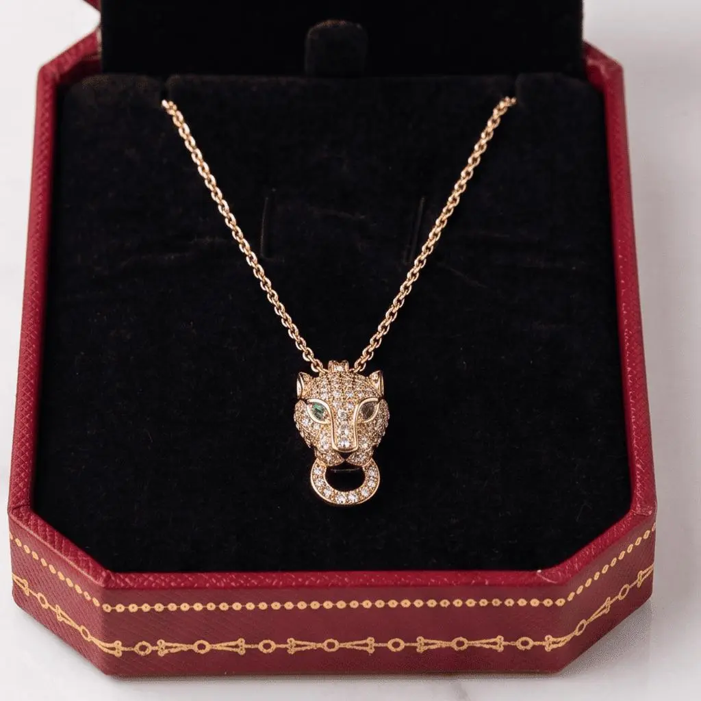 Attractive leopard necklace