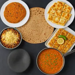 عرض ثلاثة اشخاص
