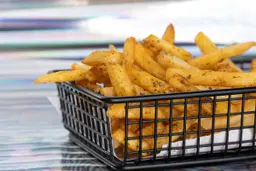 بطاطس مقلية متبلة