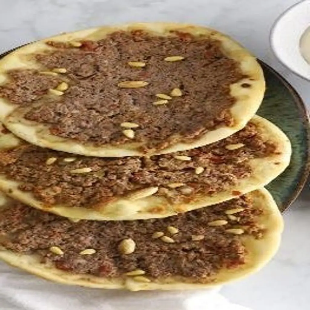 لحم بالعجين