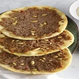 لحم بالعجين