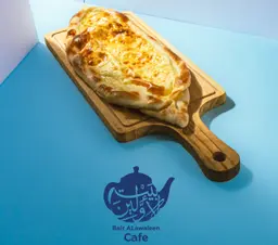 مناقيش بيض بالجبن