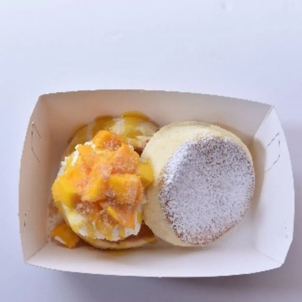 Fluffy Mango Crepe