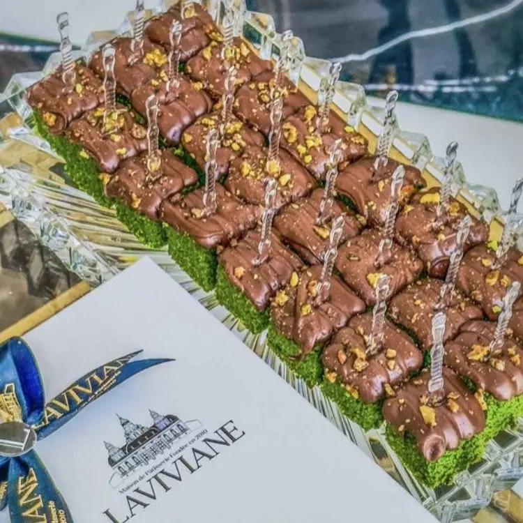 Pistachio Cake with Nutella Bites - large