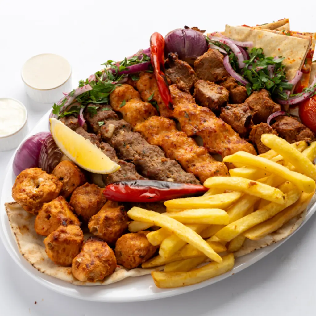 نص كيلو مشكل مشاوي