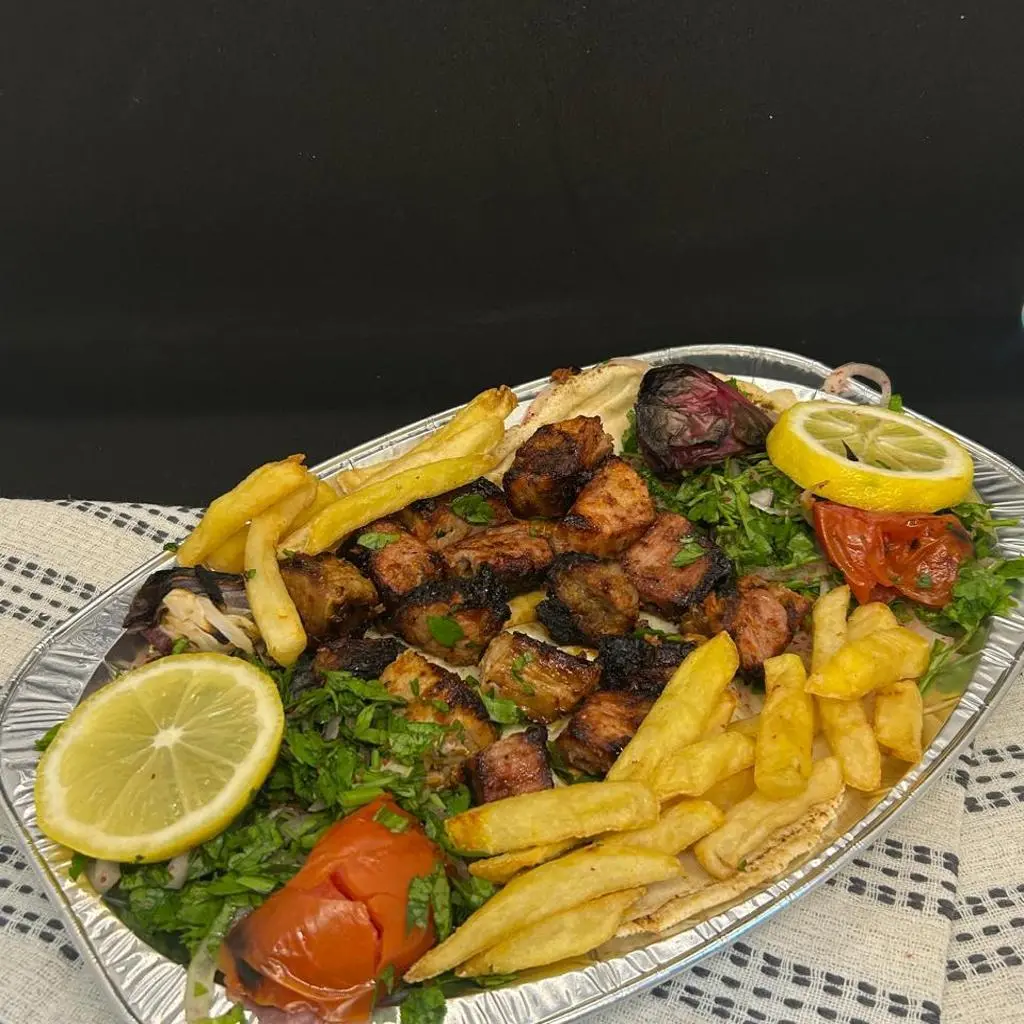 صحن شيش طاووق
