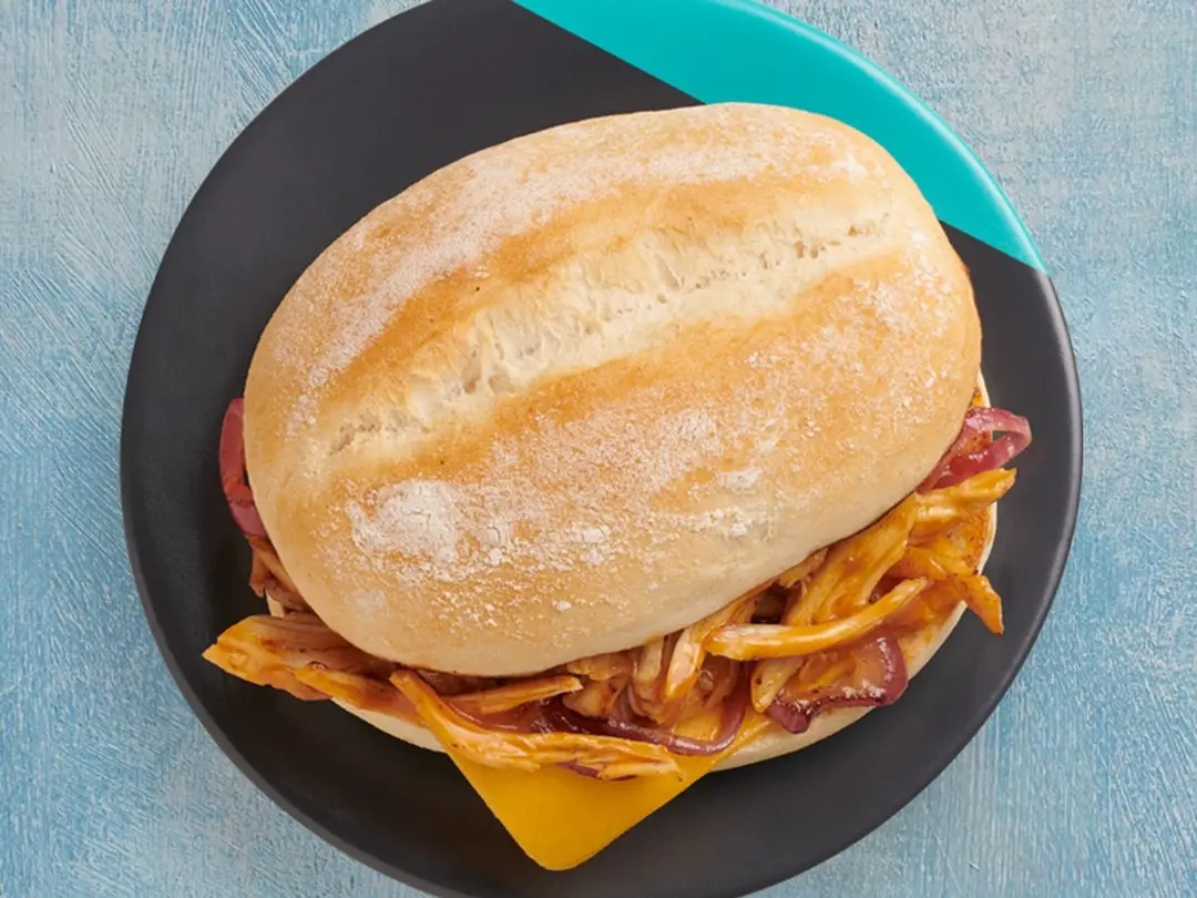 Pulled Chicken Burger +1 Regular Side