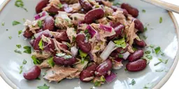 فاصوليا حمراء بالتونة