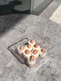 Tiny Kinder Cheesecake the size of the piece 2 cm * 2 cm