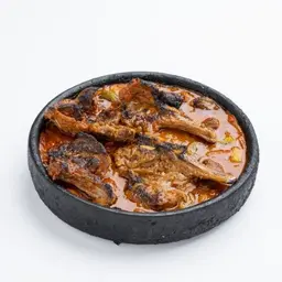 ريش بالفخار
