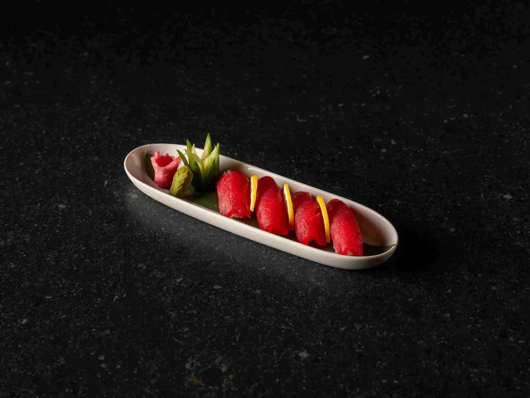 Tuna Nigiri raw