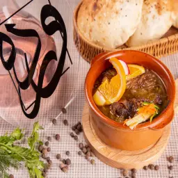 طاجن بامية باللحمة البتلو مع أرز