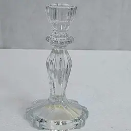 شمعدان زجاجي