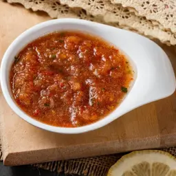 سلطة حارة