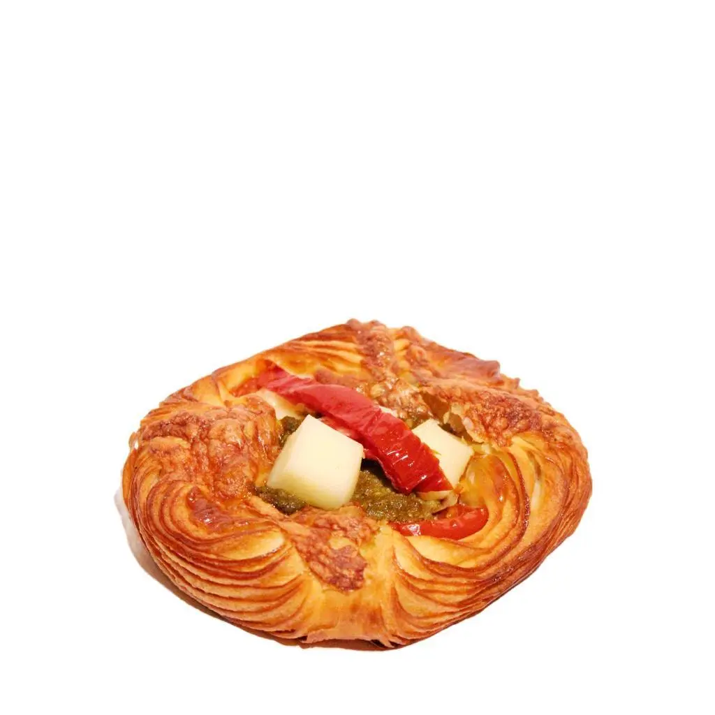 دانش بيستو مع موزاريلا وطماطم