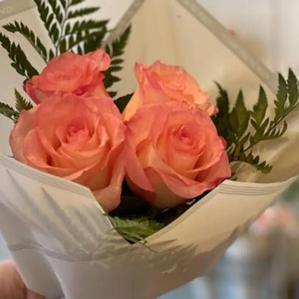 باقة صندوق روز 12