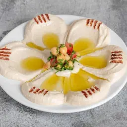 حمص بالطحينة