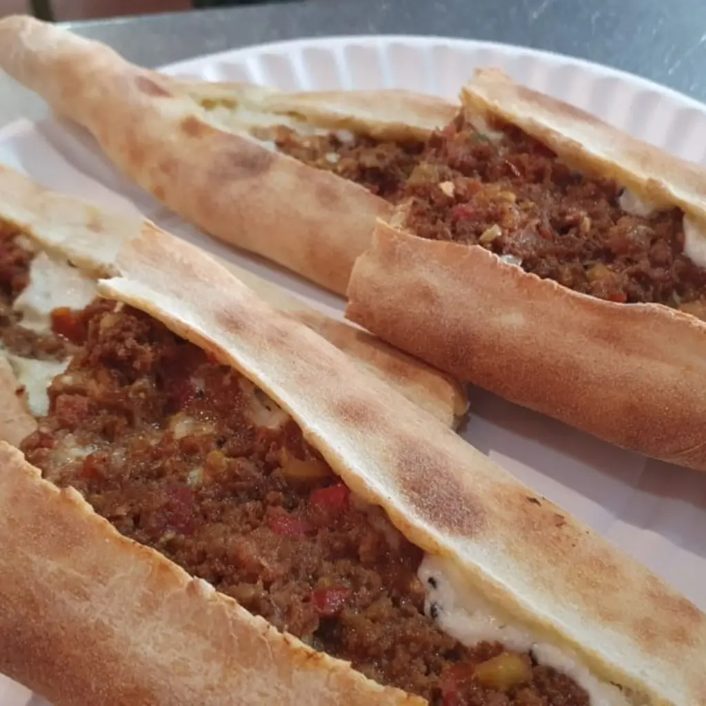 فطيرة جبن باللحم