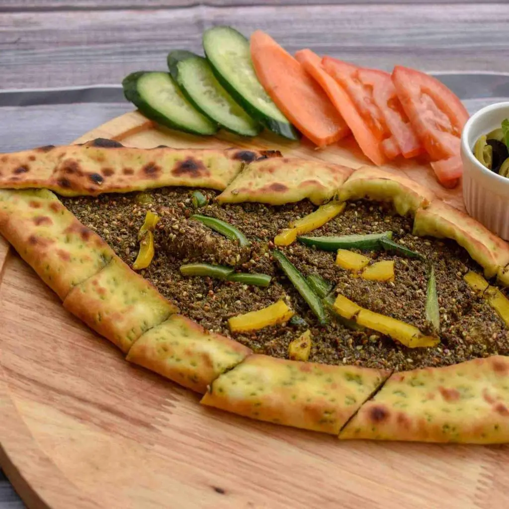 فطيرة زعتر وخضار