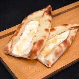لبنة عسل