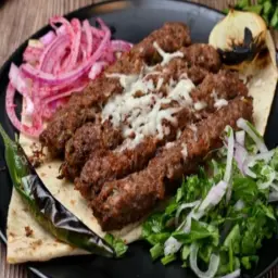 كباب بالجبن 4أسياخ نفر
