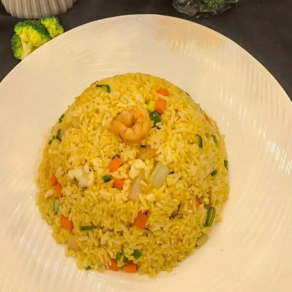 ثمار البحر المقلية مع الأرز